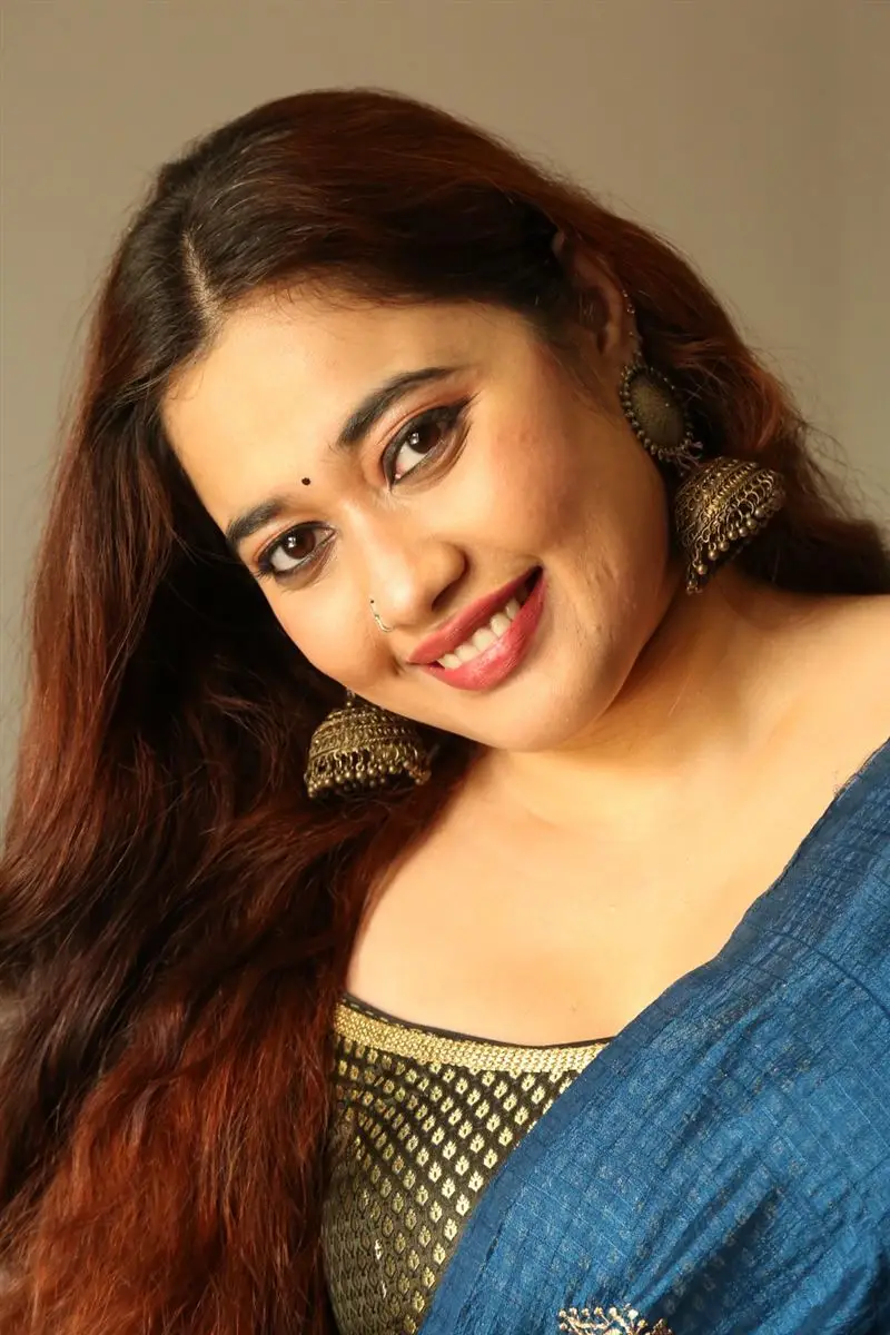 TELUGU ACTRESS ANKITA KHARAT LONG HAIE SIMILING FACE 4